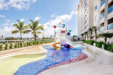 4 outdoor pools