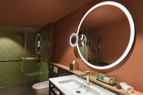 Single Room (Cosy) | Bathroom | Free toiletries, hair dryer, bathrobes, slippers