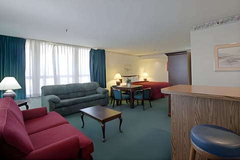 Studio Suite, 1 King Bed, Non Smoking | Desk, laptop workspace, blackout drapes, iron/ironing board