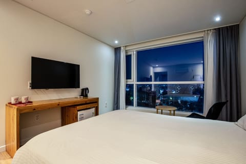Desk, laptop workspace, blackout drapes, free WiFi