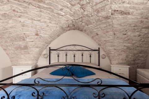 Apartment, 1 Bedroom, Non Smoking | 1 bedroom, bed sheets