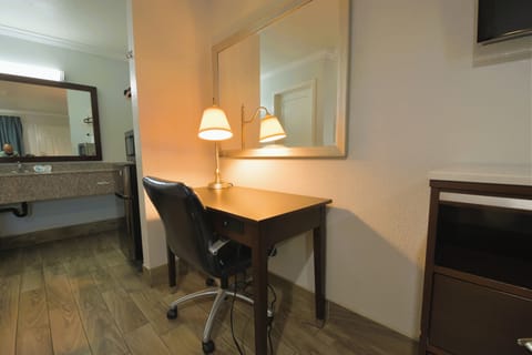 Minibar, in-room safe, desk, iron/ironing board