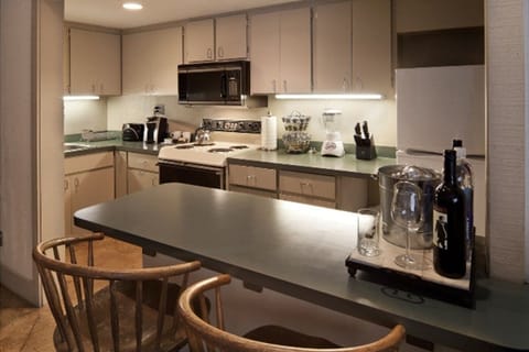 Iron/ironing board, rollaway beds, Internet, bed sheets