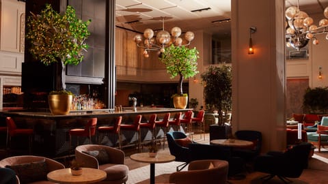 Lobby lounge