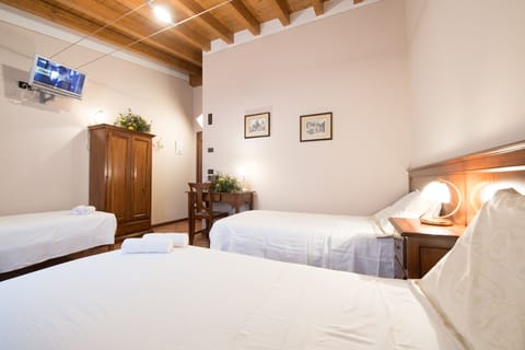 Triple Room | Hypo-allergenic bedding, individually decorated, individually furnished