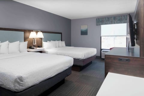 Two queen beds non smoking | In-room safe, iron/ironing board, free cribs/infant beds, free WiFi