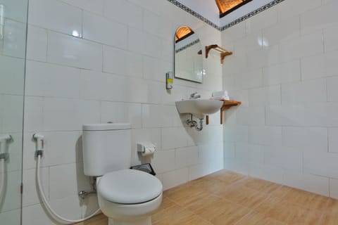 Shower, towels, soap, shampoo