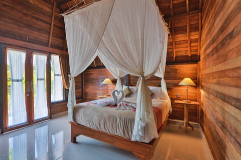 Luxury Room | Desk, free WiFi, bed sheets