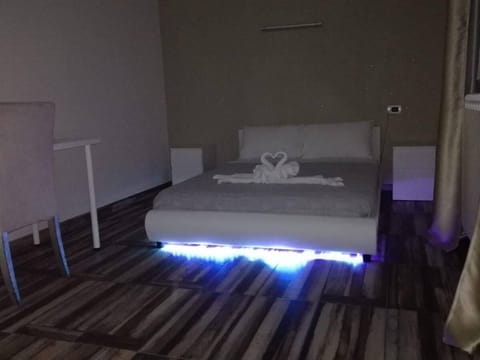 In-room safe, blackout drapes, free WiFi, bed sheets