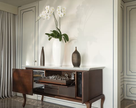 Villa, 2 Bedrooms, Private Pool, Oceanfront | Minibar