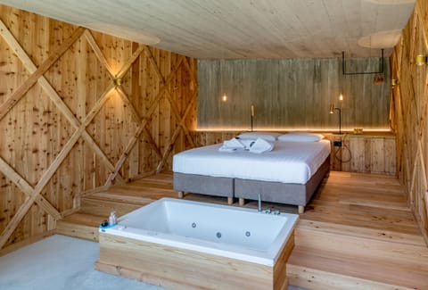 Junior Studio Suite (Sweet Dream) | Minibar, individually decorated, individually furnished, blackout drapes