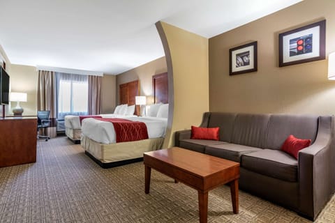 Suite (Double Queen) | Desk, laptop workspace, blackout drapes, iron/ironing board