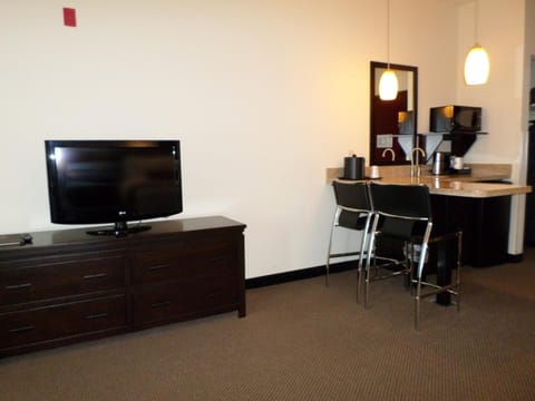 Premium bedding, pillowtop beds, in-room safe, individually decorated