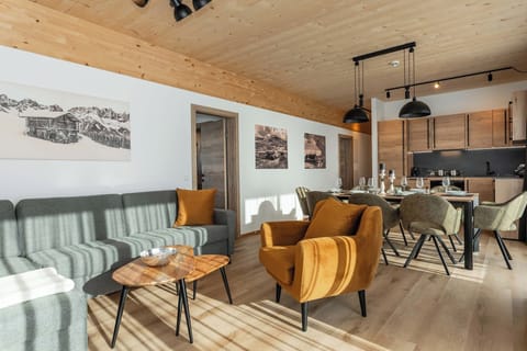 Luxury Apartment, 3 Bedrooms, Balcony, Mountain View | Premium bedding, down comforters, in-room safe, desk