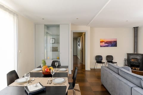Apartment, 3 Bedrooms, Balcony | In-room dining