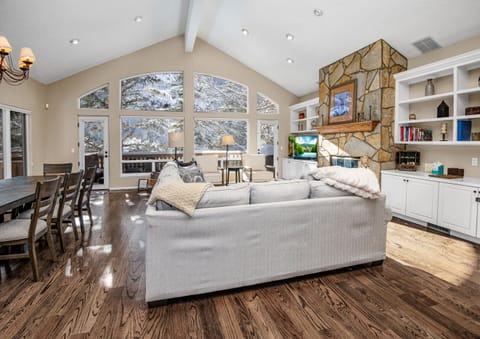 House, 4 Bedrooms | Living area | Flat-screen TV