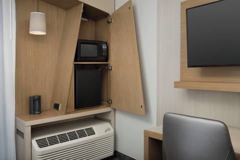 Pillowtop beds, individually decorated, individually furnished, desk