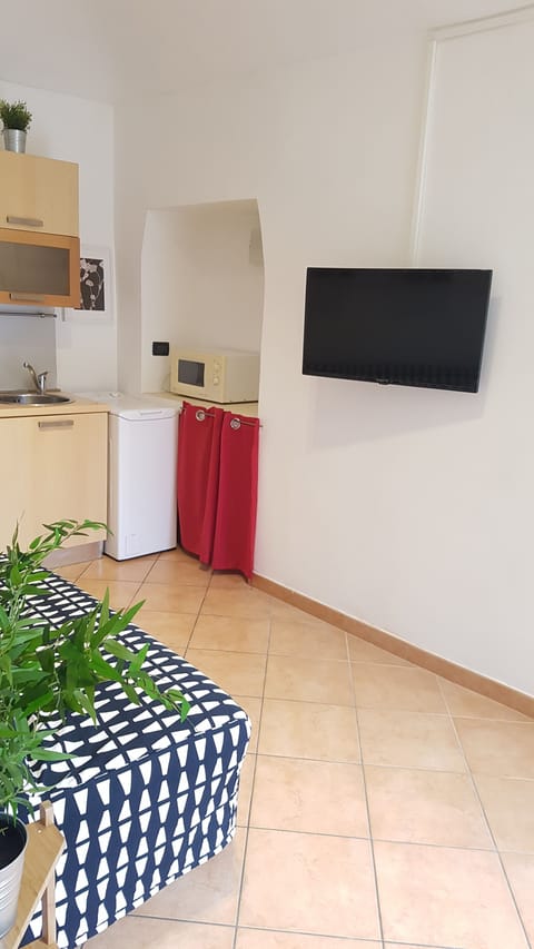 Apartment, 1 Bedroom | Television