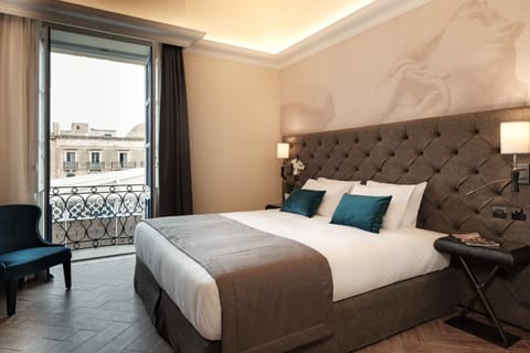 Presidential Double or Twin Room | Free minibar, in-room safe, desk, laptop workspace