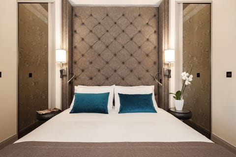 Presidential Double Room | Free minibar, in-room safe, desk, laptop workspace