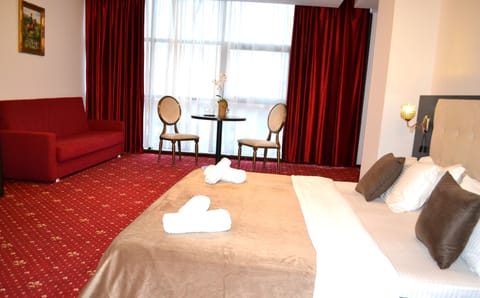 Deluxe Double Room | Premium bedding, desk, laptop workspace, iron/ironing board