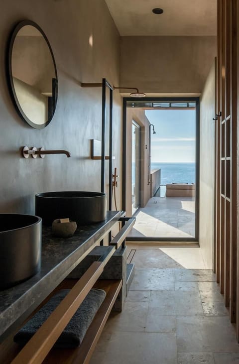 Wave Suites XL (Sea View with private Infinity pool) | Minibar, desk, soundproofing, free WiFi