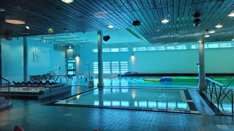 Sauna, hot tub, steam room, massages