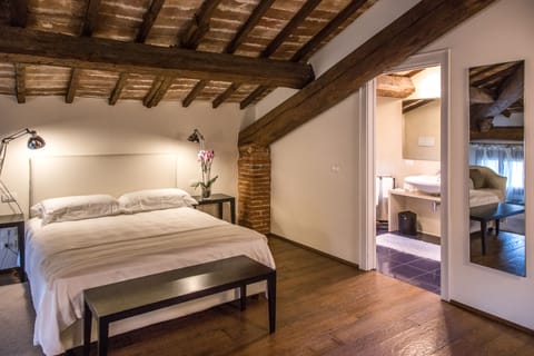 Junior Room | Minibar, in-room safe, soundproofing, free WiFi