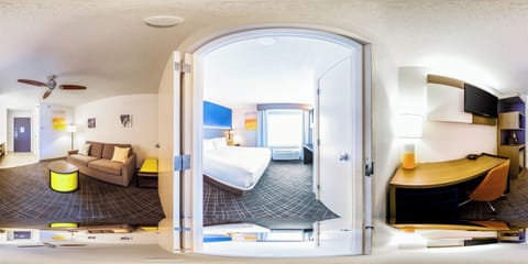 Suite, 1 King Bed with Sofa bed, Non Smoking | In-room safe, desk, laptop workspace, blackout drapes