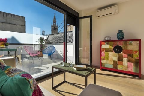 Apartment, Terrace | Living room | 32-inch TV with cable channels