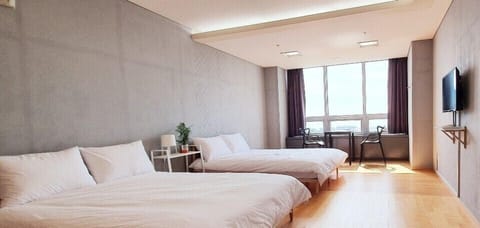 Basic Quadruple Room, 2 Double Beds | Hypo-allergenic bedding, individually decorated, individually furnished