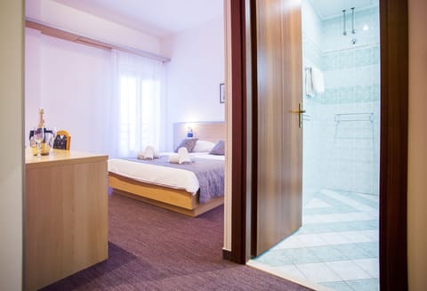 Minibar, in-room safe, desk, laptop workspace