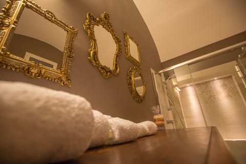Apartment, 2 Bedrooms | Bathroom amenities | Shower, free toiletries, hair dryer, bathrobes