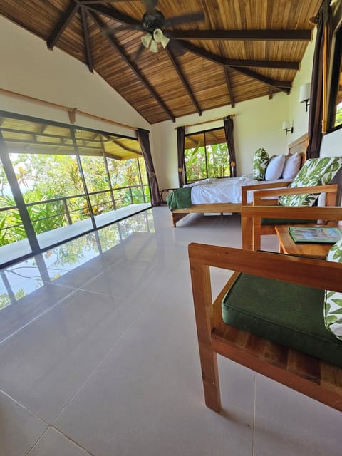 Signature Room | In-room safe, blackout drapes, WiFi (free), bed sheets