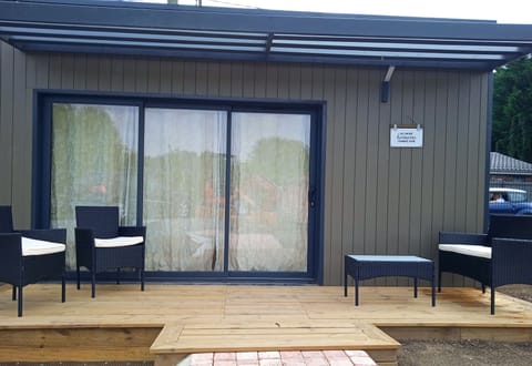 Comfort Studio, 1 Queen Bed, Kitchen, Garden View | Terrace/patio