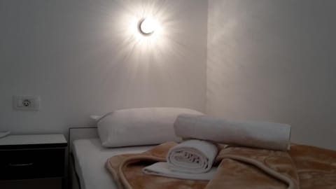 Twin Room with Bathroom | Soundproofing, free WiFi, bed sheets