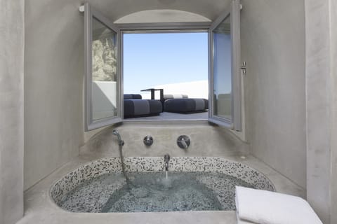 1 bedroom, premium bedding, in-room safe, individually decorated