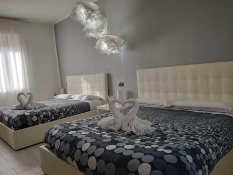 4. Family Room | Desk, WiFi (free), individually decorated, individually furnished