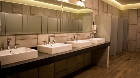 Separate tub and shower, spring water tub, hair dryer, towels