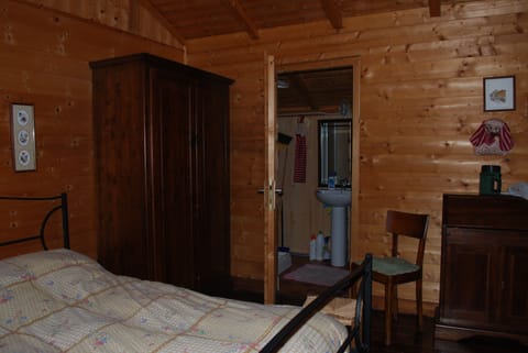 Triple Room, Garden View | Bed sheets