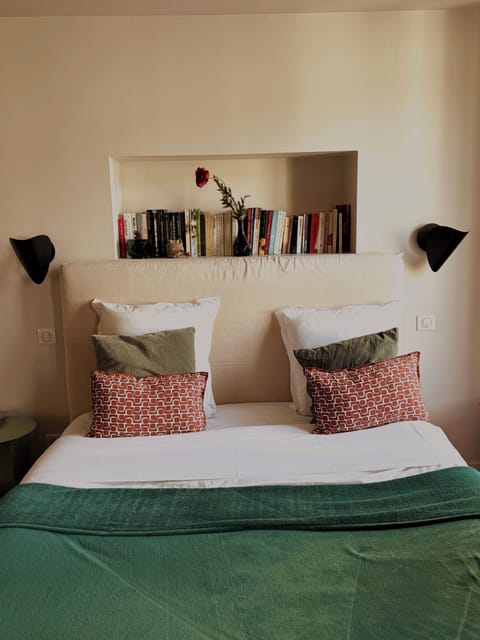 Double Room (Pariou) | Individually decorated, individually furnished, soundproofing