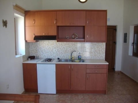 Studio, Sea View | Private kitchenette | Fridge, stovetop, coffee/tea maker, electric kettle