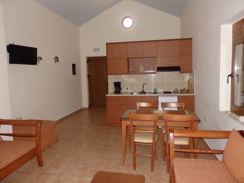 Superior Studio, Sea View | Private kitchenette | Fridge, stovetop, coffee/tea maker, electric kettle