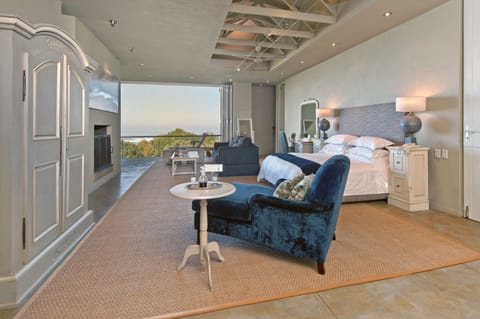 Egyptian cotton sheets, premium bedding, down comforters