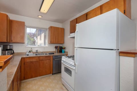 House | Private kitchen | Full-size fridge, microwave, oven, stovetop