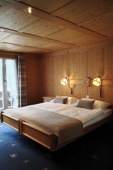 Double room Superior Eiger View | Hypo-allergenic bedding, down comforters, in-room safe, desk