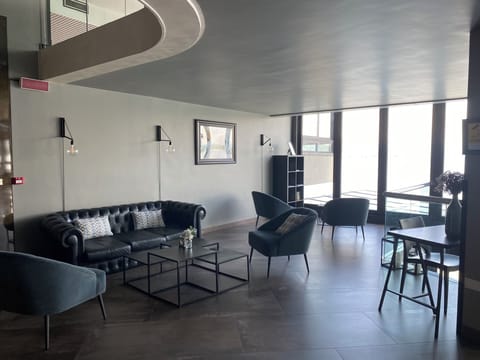 32-inch LCD TV with satellite channels, TV, books