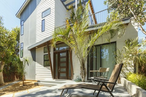 Studio | Exterior