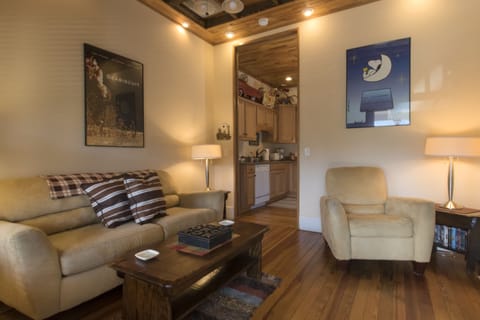 Toy Box Suite, 1 King Bed with Sofa bed, Patio | Private kitchen | Full-size fridge, microwave, oven, stovetop