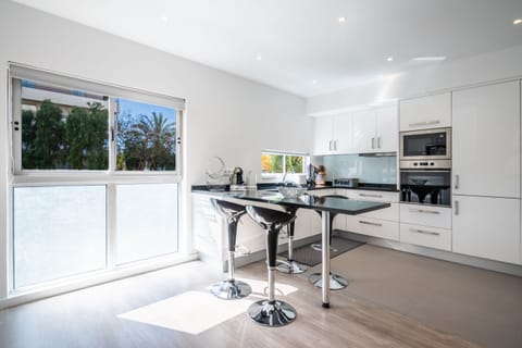 Apartment, 2 Bedrooms, Balcony, Sea View | Private kitchen | Full-size fridge, microwave, oven, stovetop